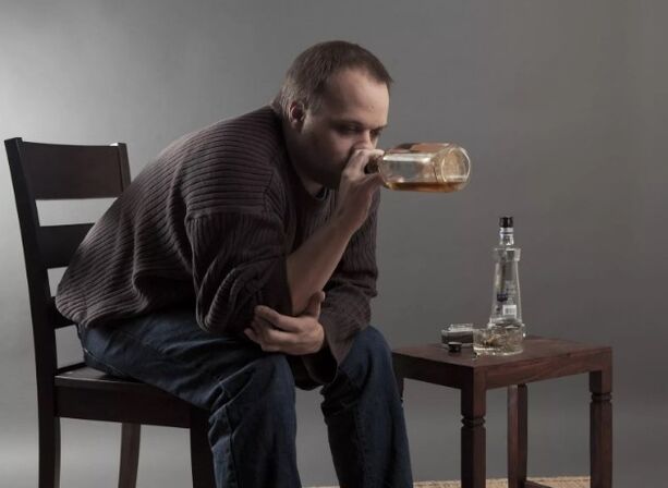 Uomo alcolizzato